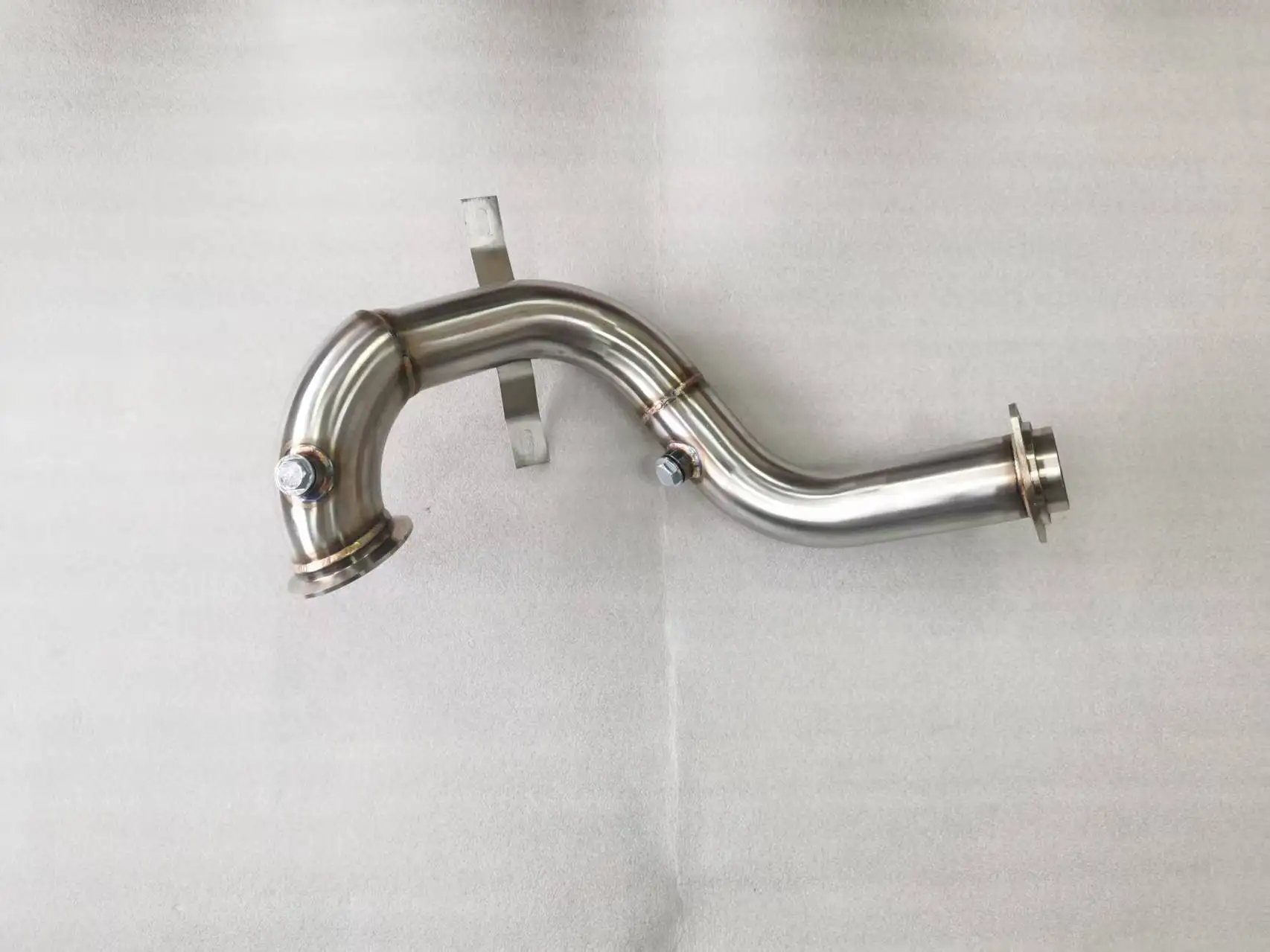 Фото Выхлопная труба (даунпайп) из нержавеющей стали без DPF для VW Polo 6R 1.4 TSi (140 л.с.) 2009-2017 №1