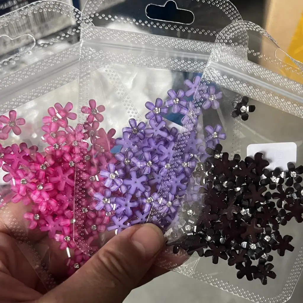 

50pcs 3D Acrylic Flower Charm Kawaii Shiny Diamond Flower Nail Art Jewelry Luxury Rhinestones Manicure Supplies Accessories Yuki