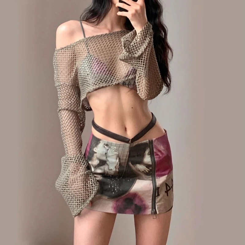 

2023 Summer New Pure Desire Spicy Girls Set Knitted Hollow Out Design Sense Top+Fashion Print Panel Wrapped Hip Short Skirt