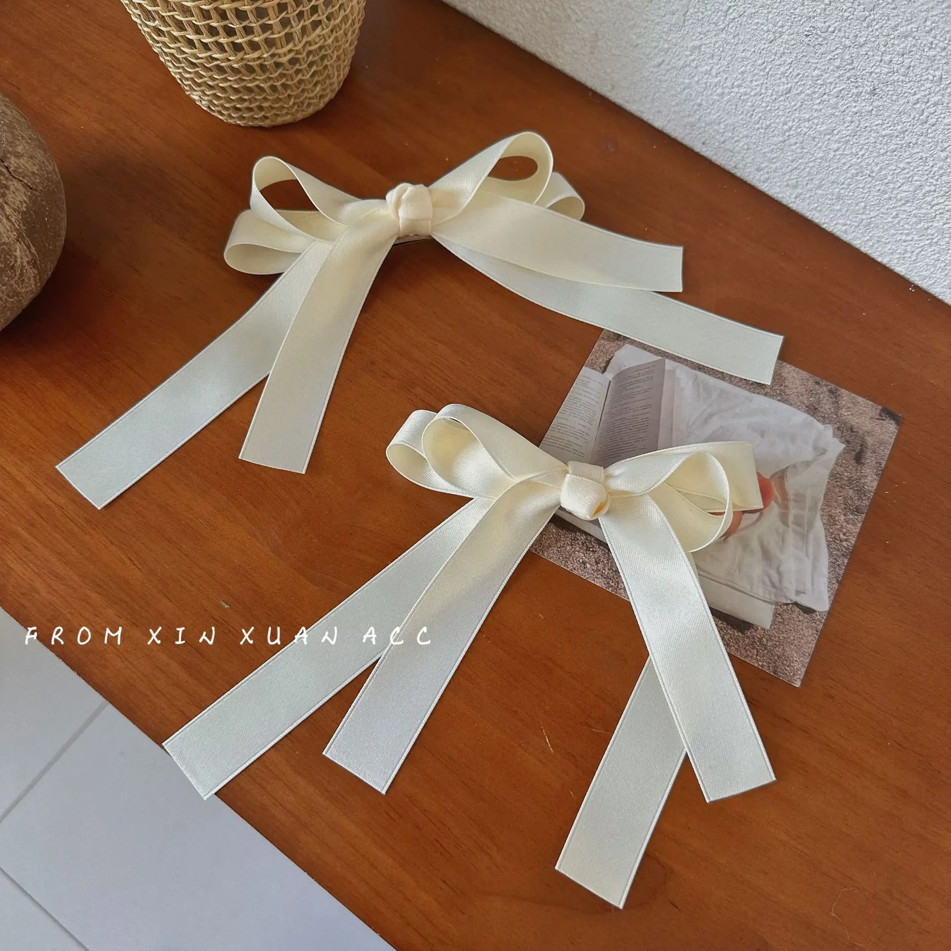 

Korean Fashion White Ribbon Bow Hair Clips Elegant Princess Barrettes Foe Girls Headwear Women Hair Accessories