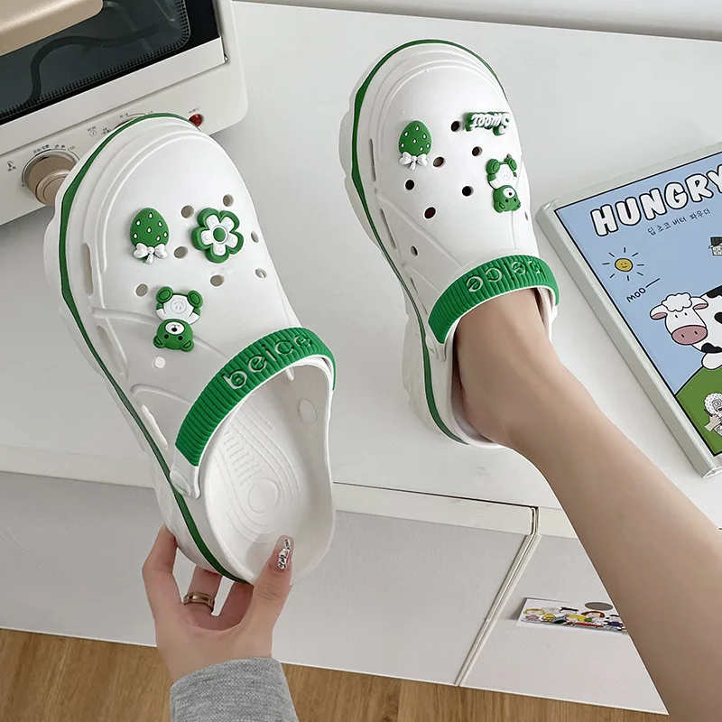 2023 New Fashion Charms Clogs, Women Shoes Outdoor Slippers Thick Sole High Quality Summer Sandals For Girls