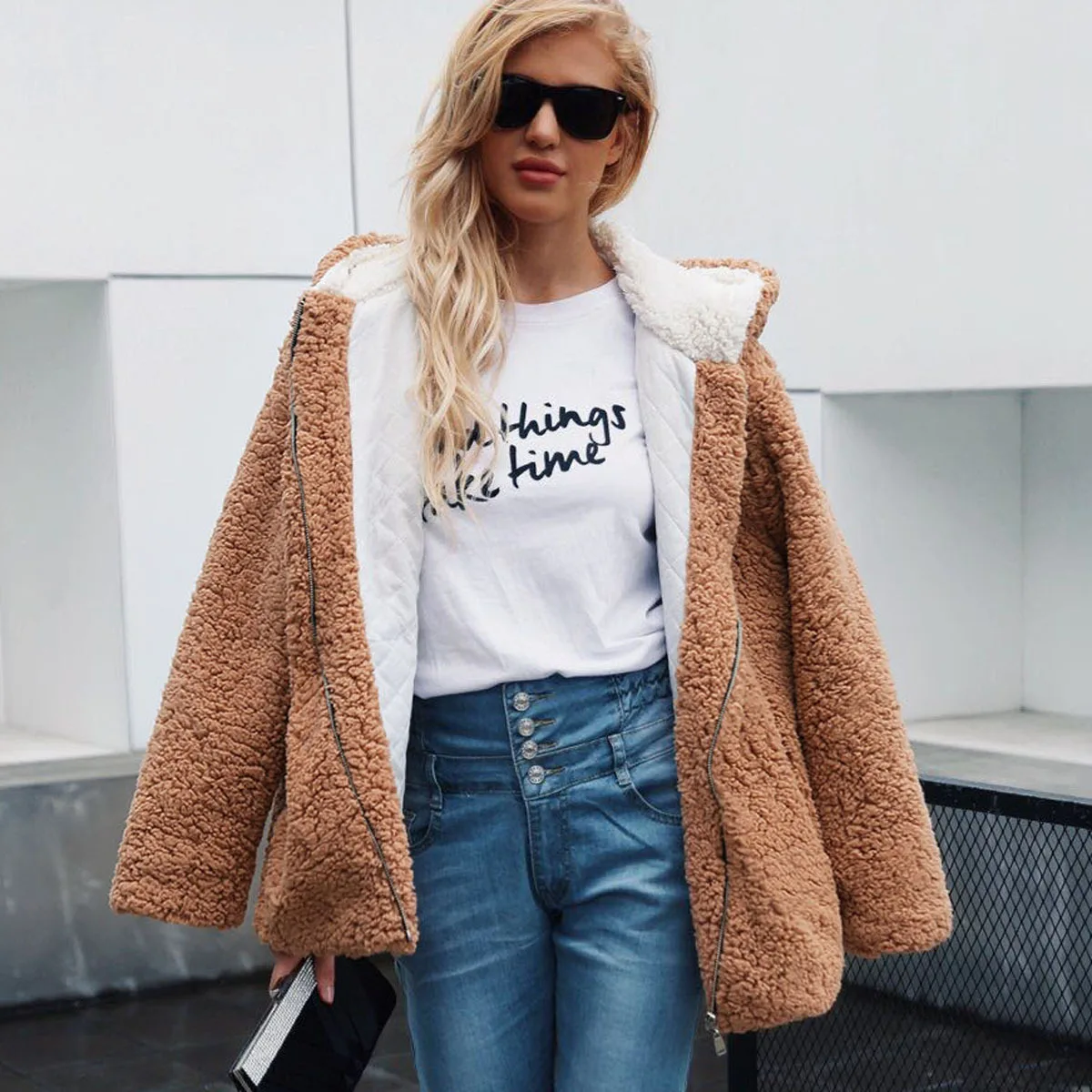 

Women's Leather Fur Coat Autumn and Winter Zipper Hooded Plush Warm Jacket Women Faux Fur Coat