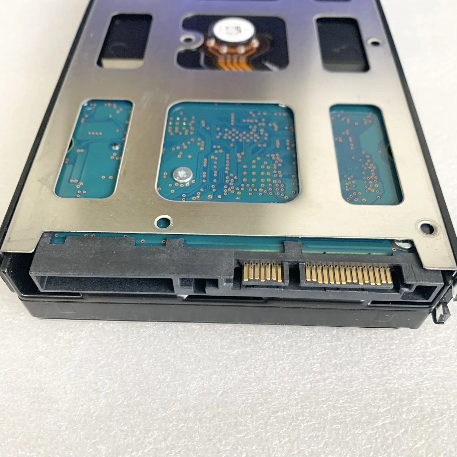 Для HGST HUS 724040 ALA640 0F21905 V02302J Сервер Inspur M5 4 ТБ SATA