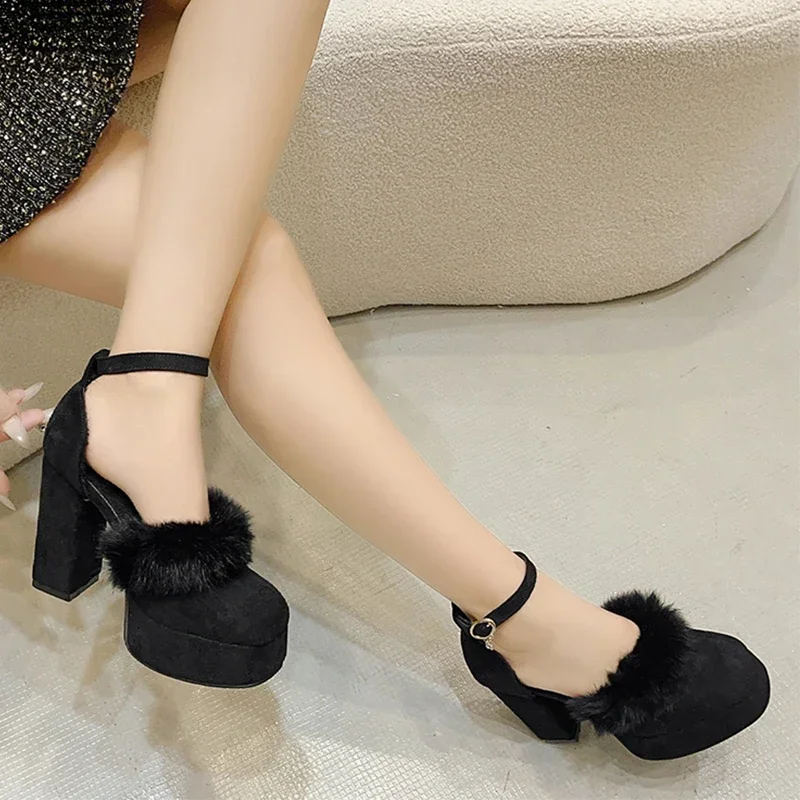 Женские замшевые туфли на меху высоком каблуке женские сандалии новинка зимы 2025