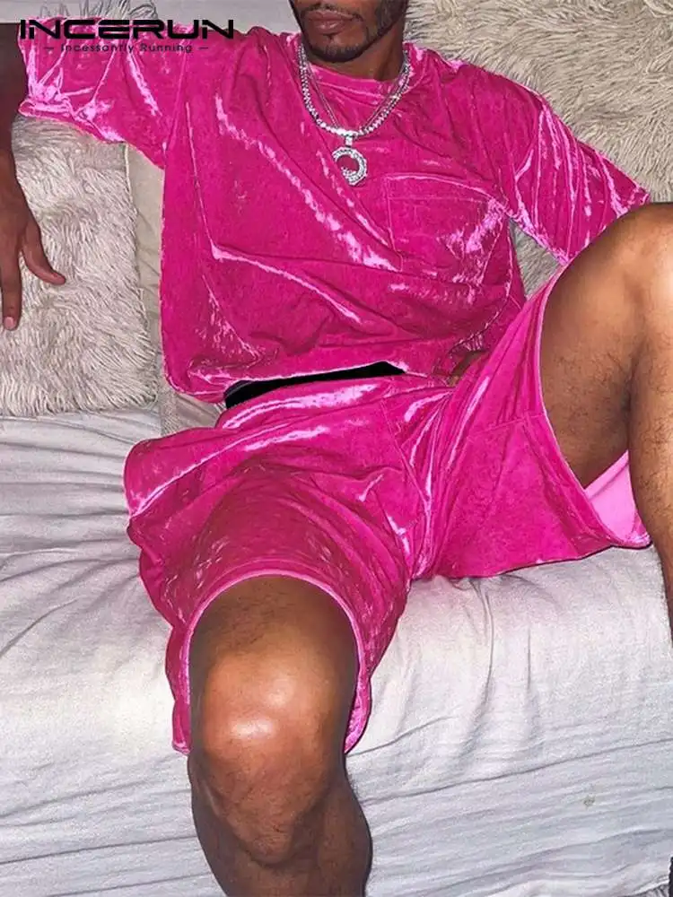 

Футболка и шорты мужские однотонные велюровые с карманами и короткими рукавами