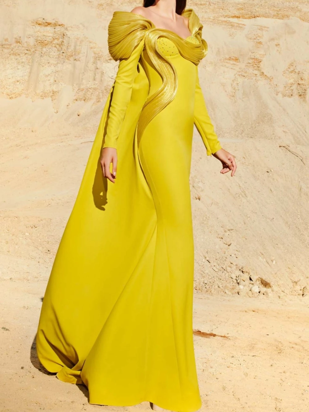 Рисунок 2 - Современное вечернее платье с вырезом сердечком