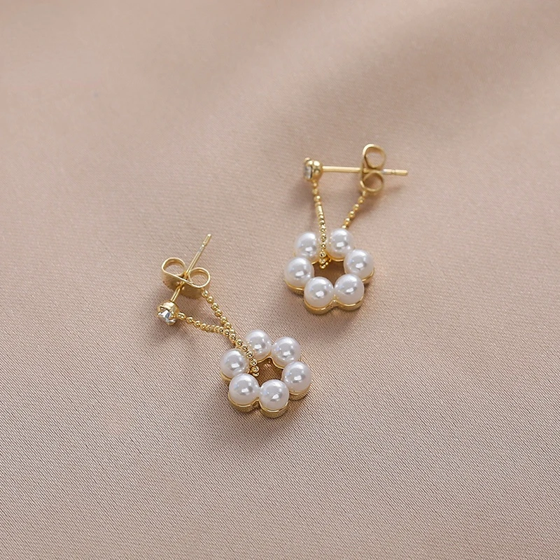 

Women's Pearl Earrings Flower Earrings Temperament Long Earrings