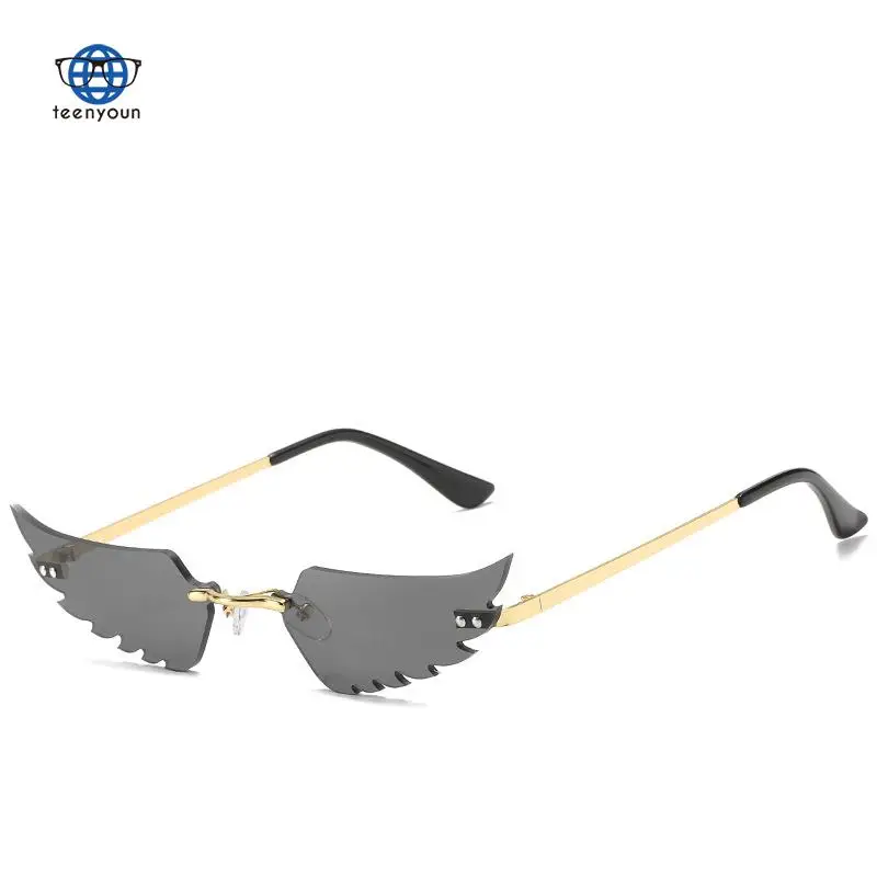 

Teenyoun Eyewear New Sunglasses Eyes Luxury Brand Punk Funny Glasses Fashion Hip Hop Wings Sun Glasses Women