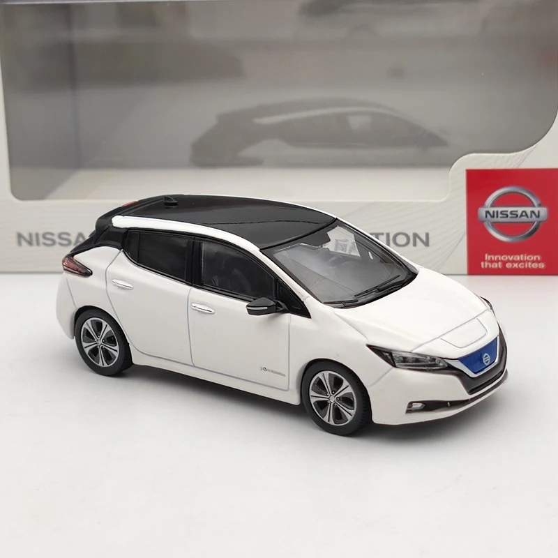

Оригинальная Заводская модель автомобиля, 1:43 Nissan Leaf, 2019 чистый электрический автомобиль, ограниченная серия, металлическая статическая мод...