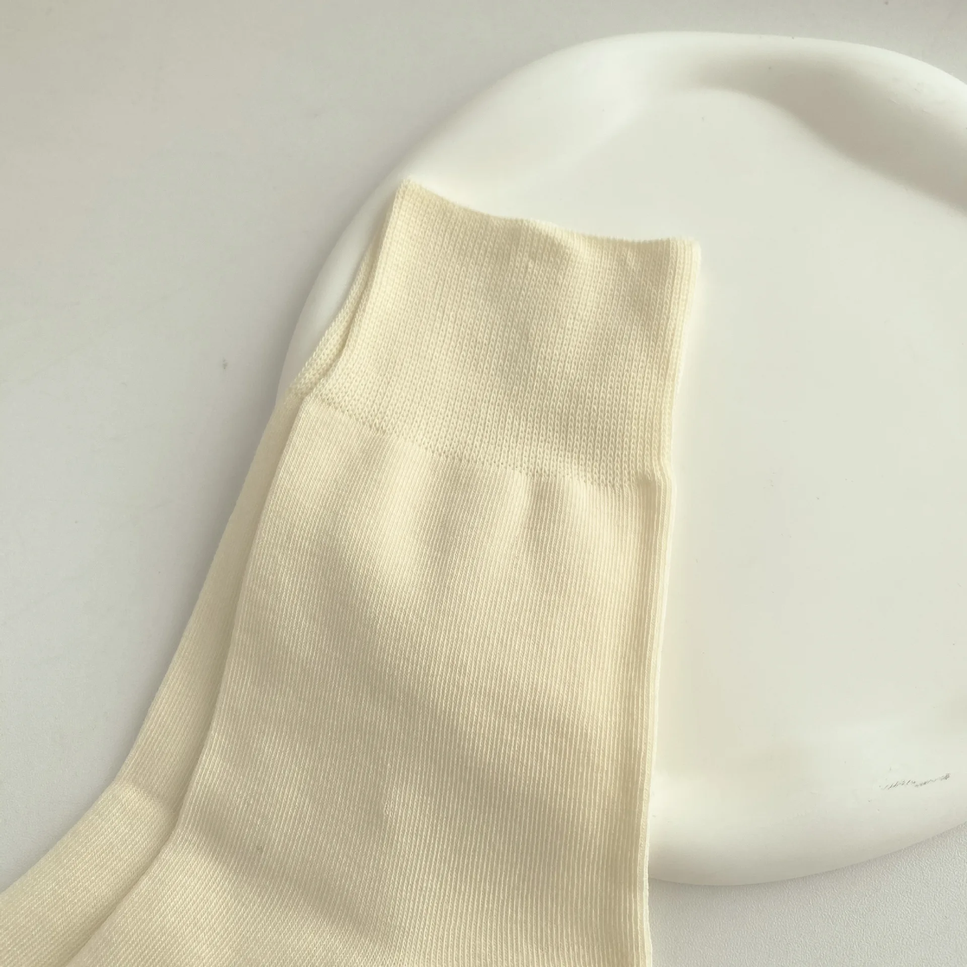 New High-Quality Solid Color Thin Cotton White Socks Simple Breathable Boneless Socks Spring Summer Mid-Tube Cotton Women Socks