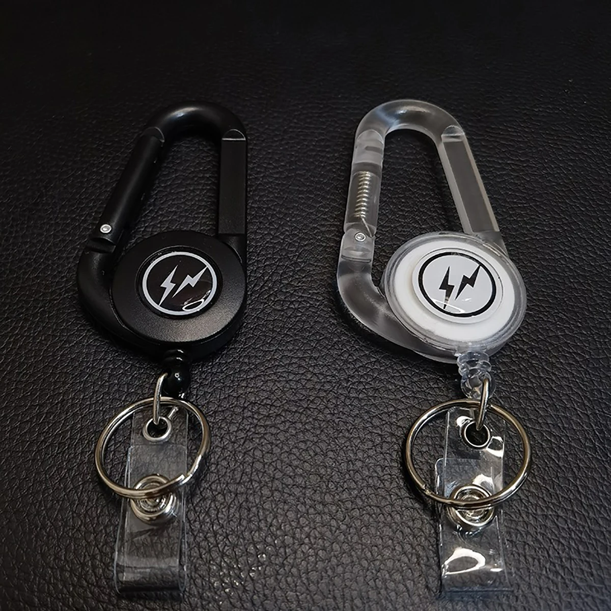 

Застежка для рюкзака телескопическая черная с молнией и карабином