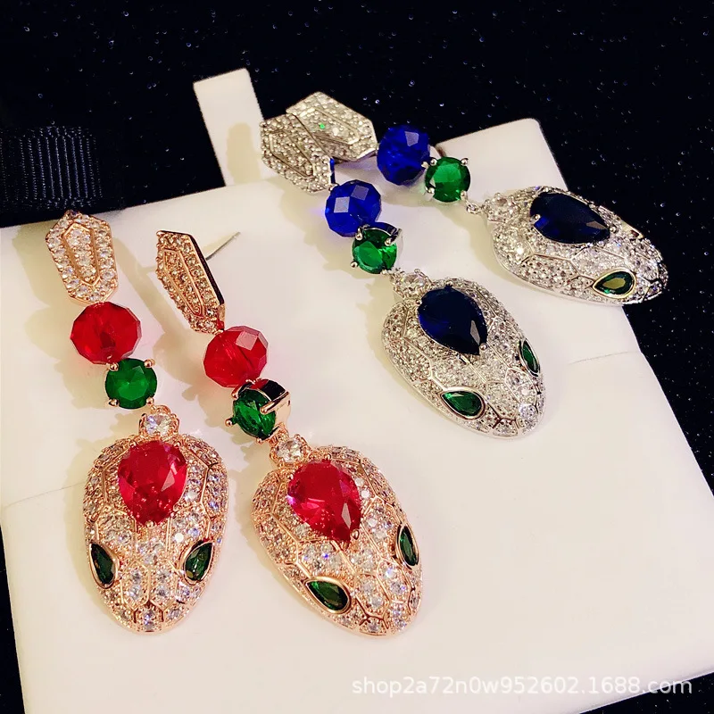 

Европейские и американские модные роскошные атмосферные серьги в виде змеи с бриллиантами