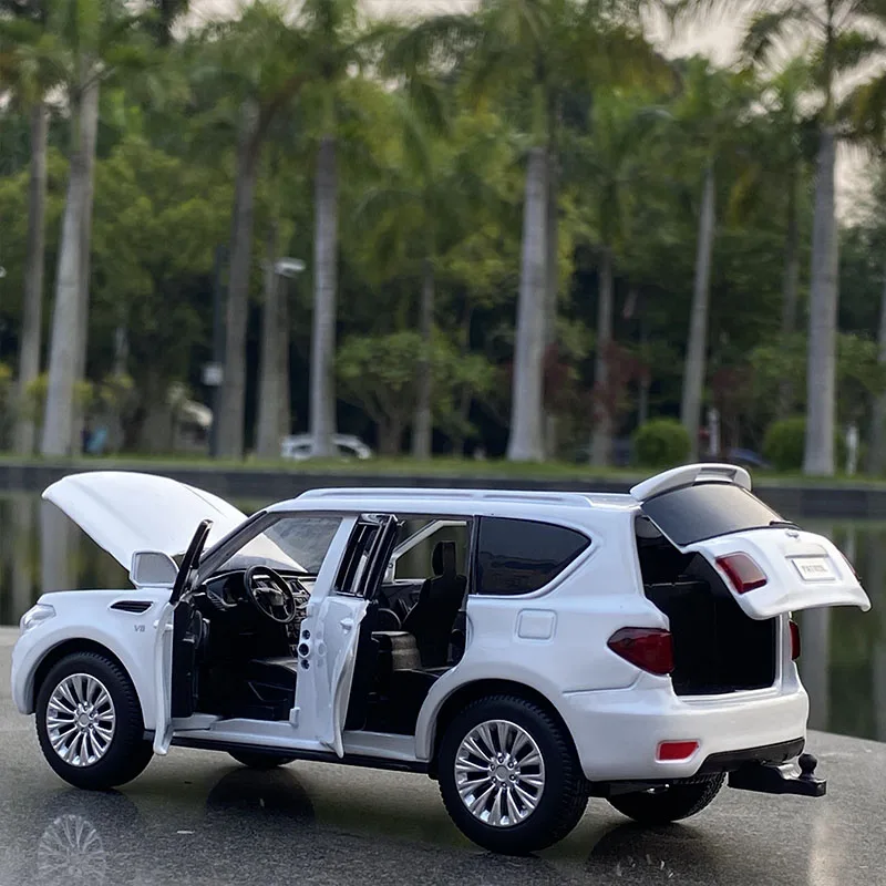 Модель автомобиля из сплава в масштабе 1:32 Nissan патруль SUV Литые и игрушечные