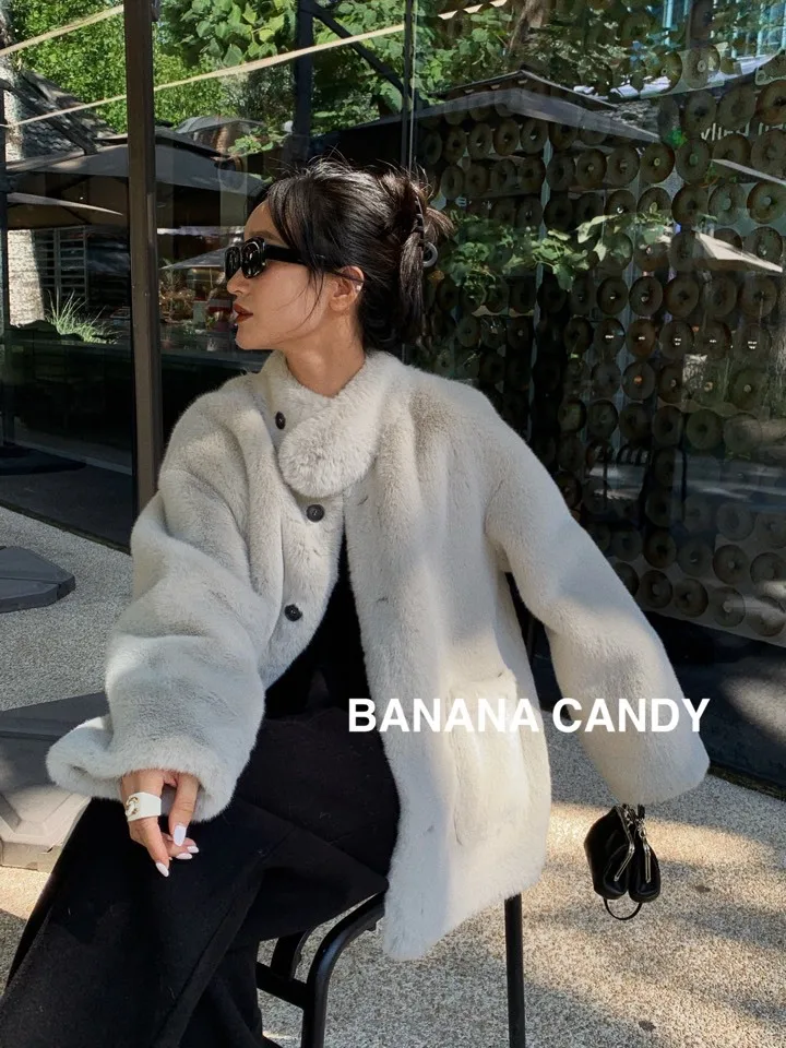 Green fur loose profile Mao Mao coat girl