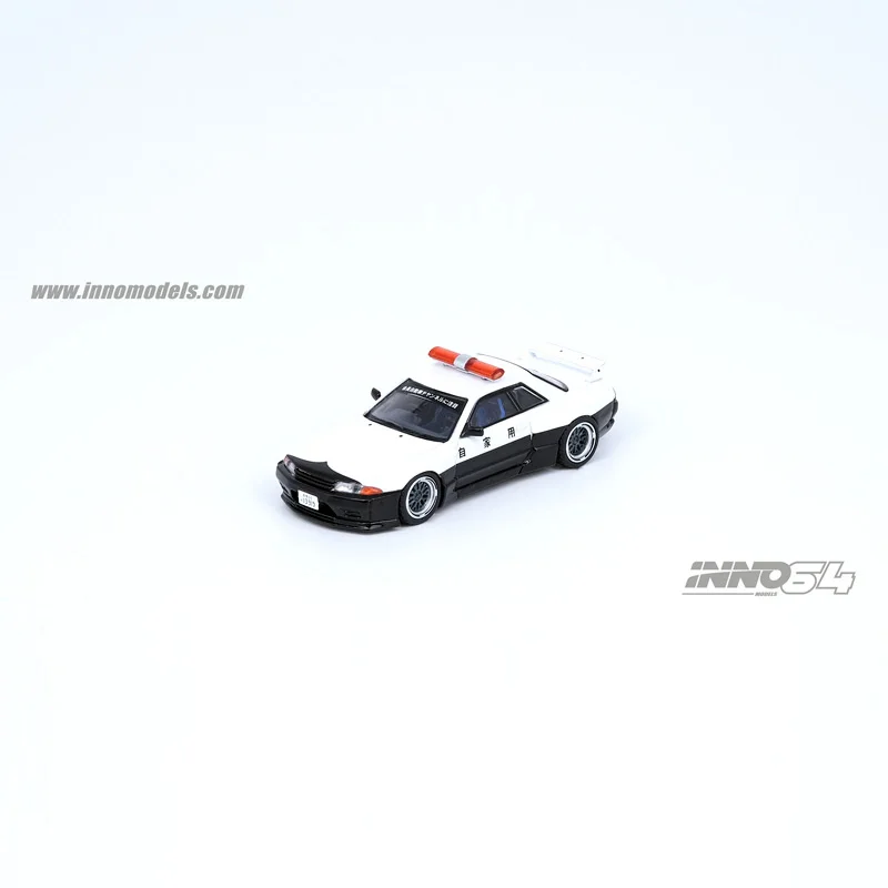

INNO rocket rabbit PANDEM Japanese police car version 1:64 Nissan R32 self-owned GT-R alloy car model