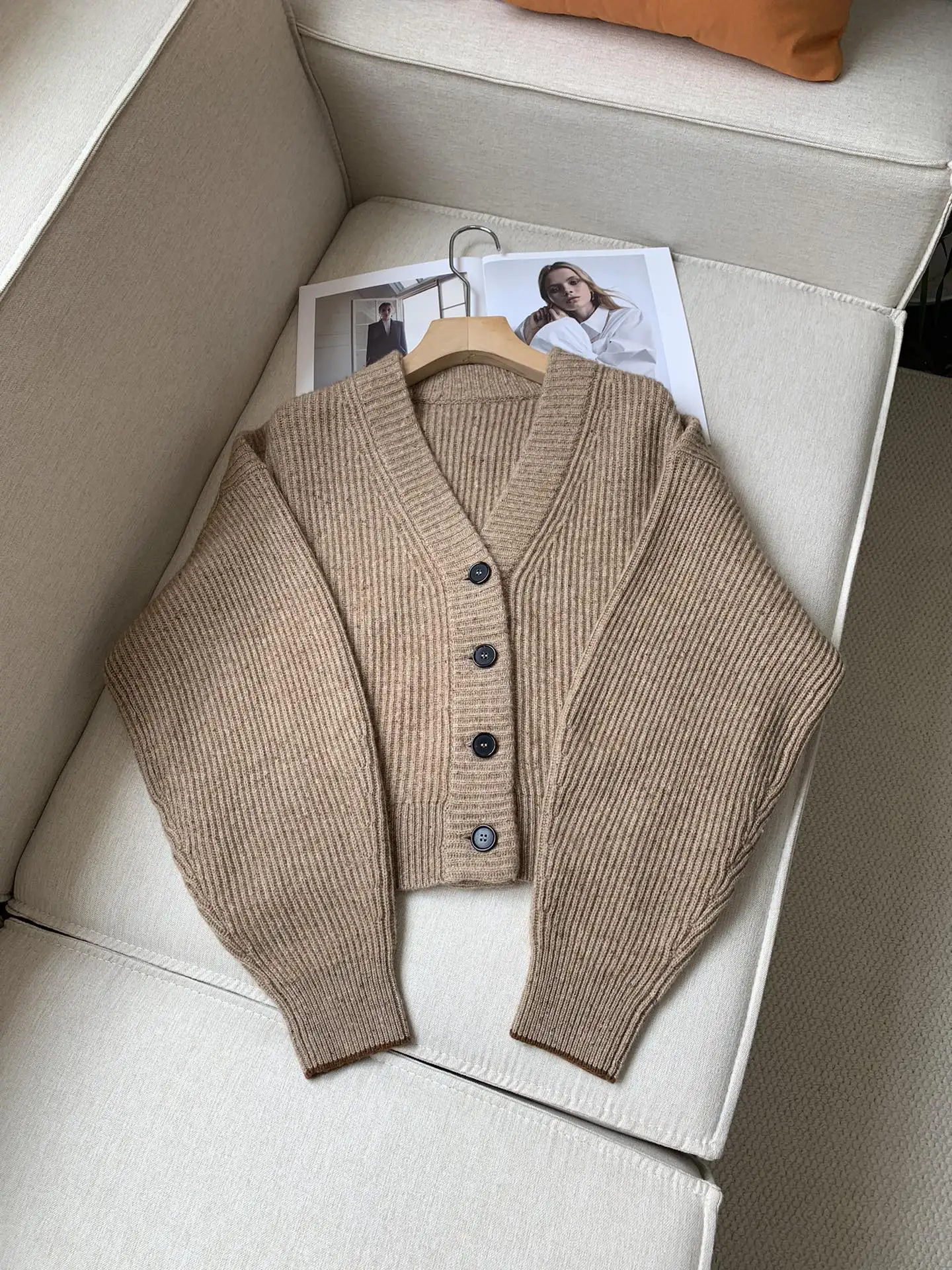 Женский Осенний 2024 кашемировый кардиган с V-образным вырезом и блестками женский