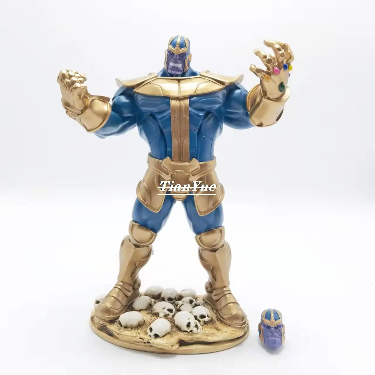 

Armed Thanos Action Figure Decoration 28cm Children Birthday Gift