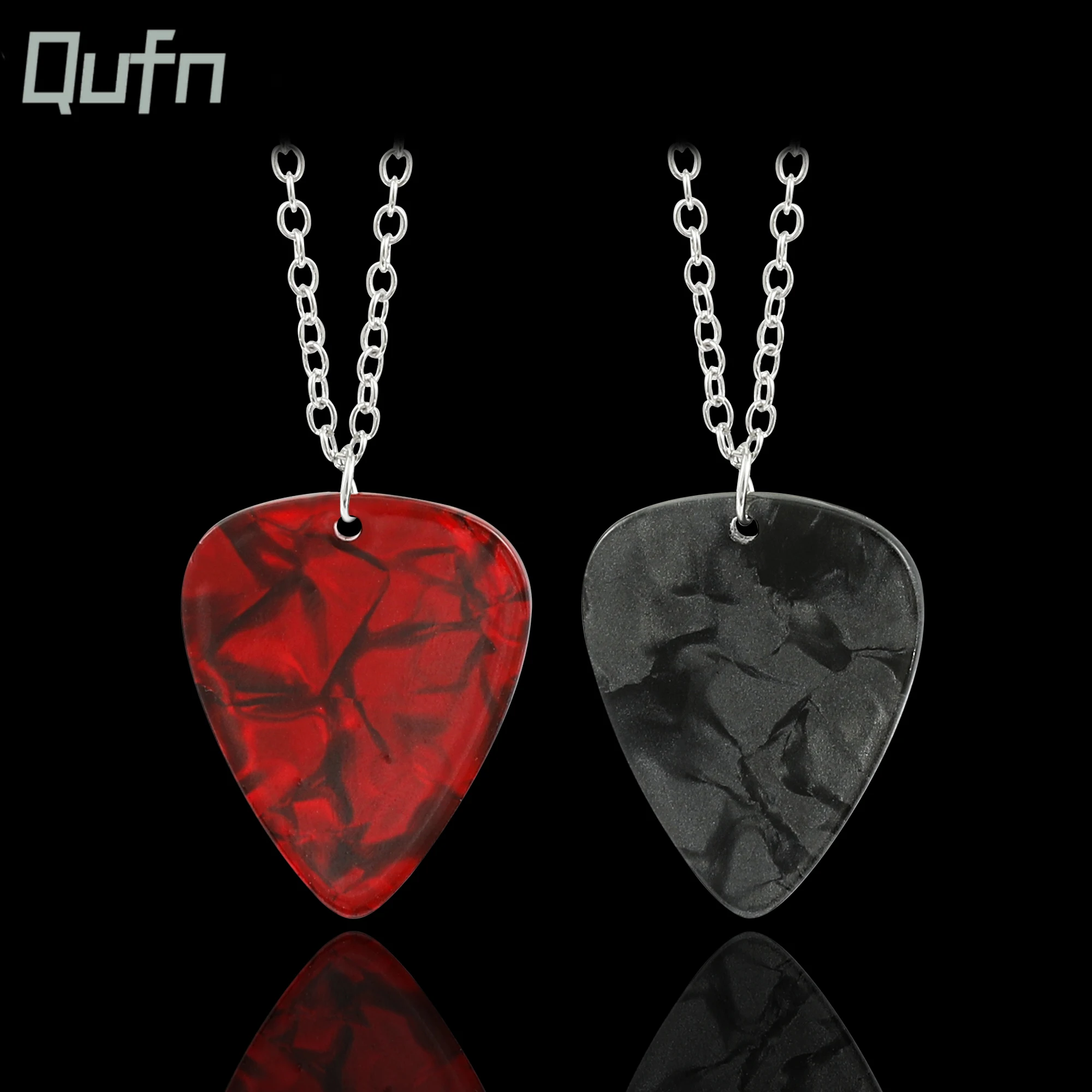 

Eddie Munson Guitar Pick Necklace Hellfire Club Stranger Season 4 Peripheral Heart Jewelry Cosplay Prop Fans Collection