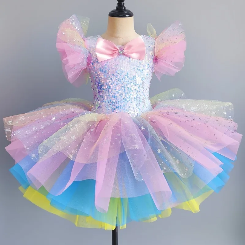 Детское платье-пачка с блестками и цветочным принтом