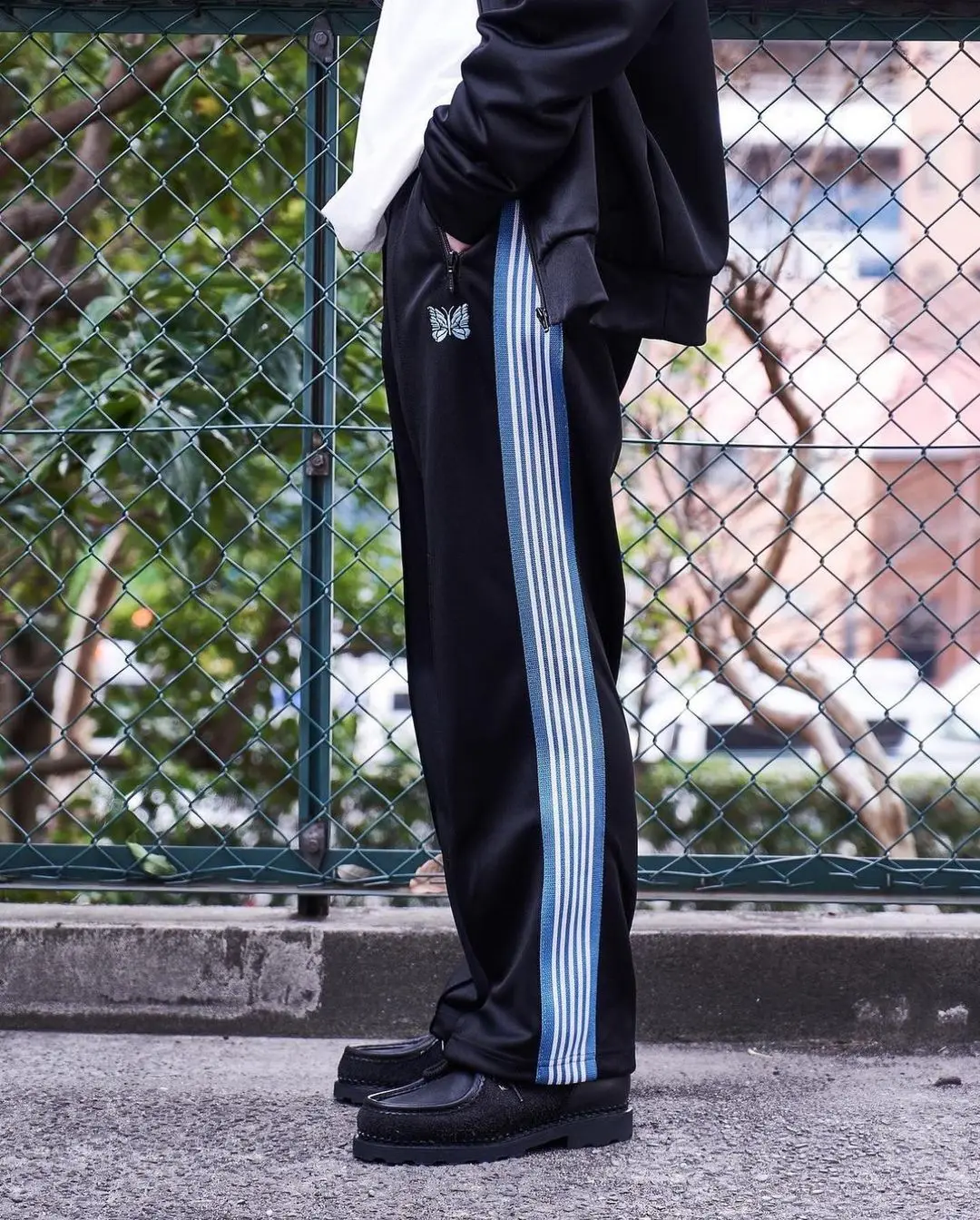 

2023 New Pacthwork Sweatpants Men Women Blue Stripe Needles Track Pants Embroidered Butterfly AWGE Elastic Waist Trousers