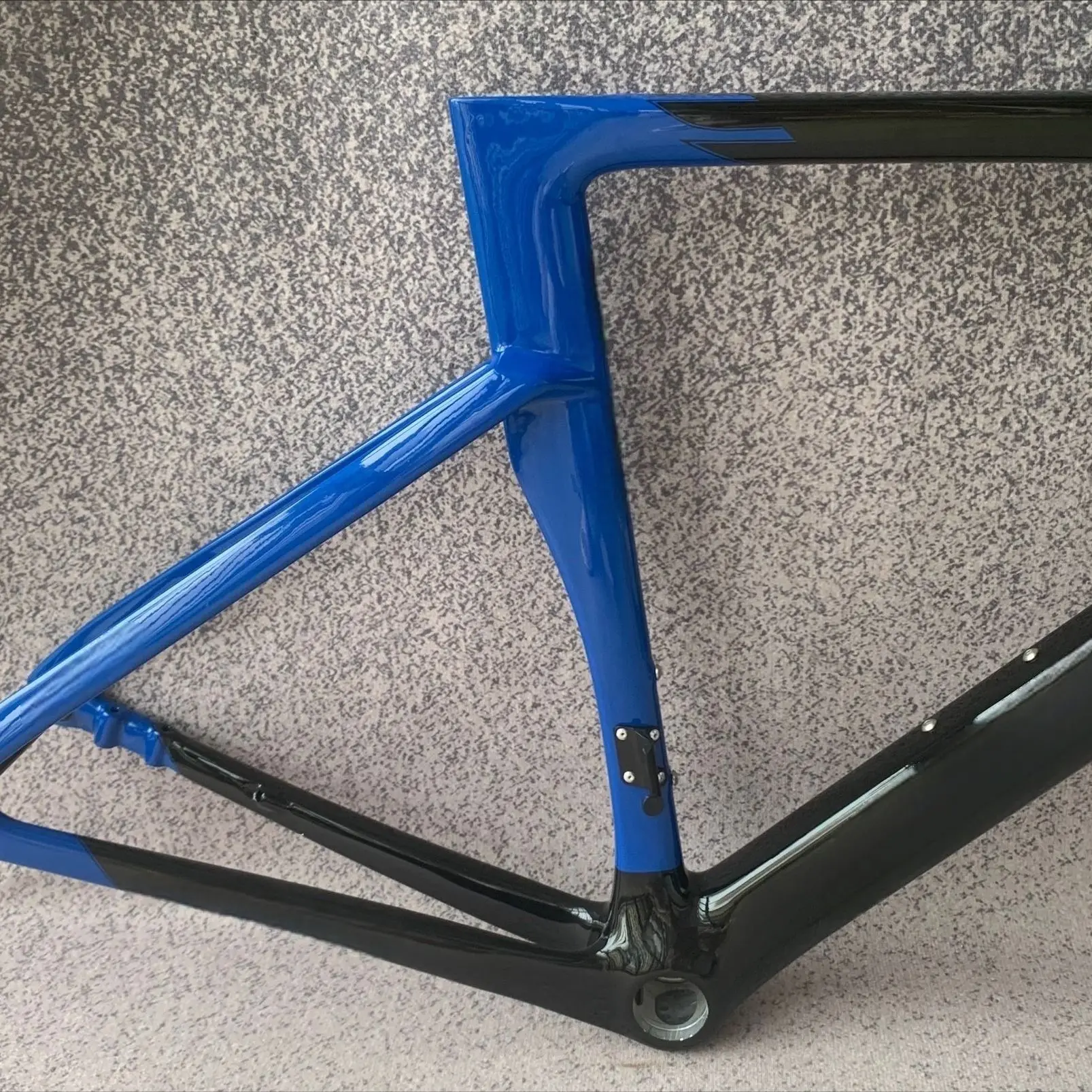 

New Carbon Bike Frame 2023 Style Road Bike Frame Taiwan Bicycle Frame Contact us for more discounts!