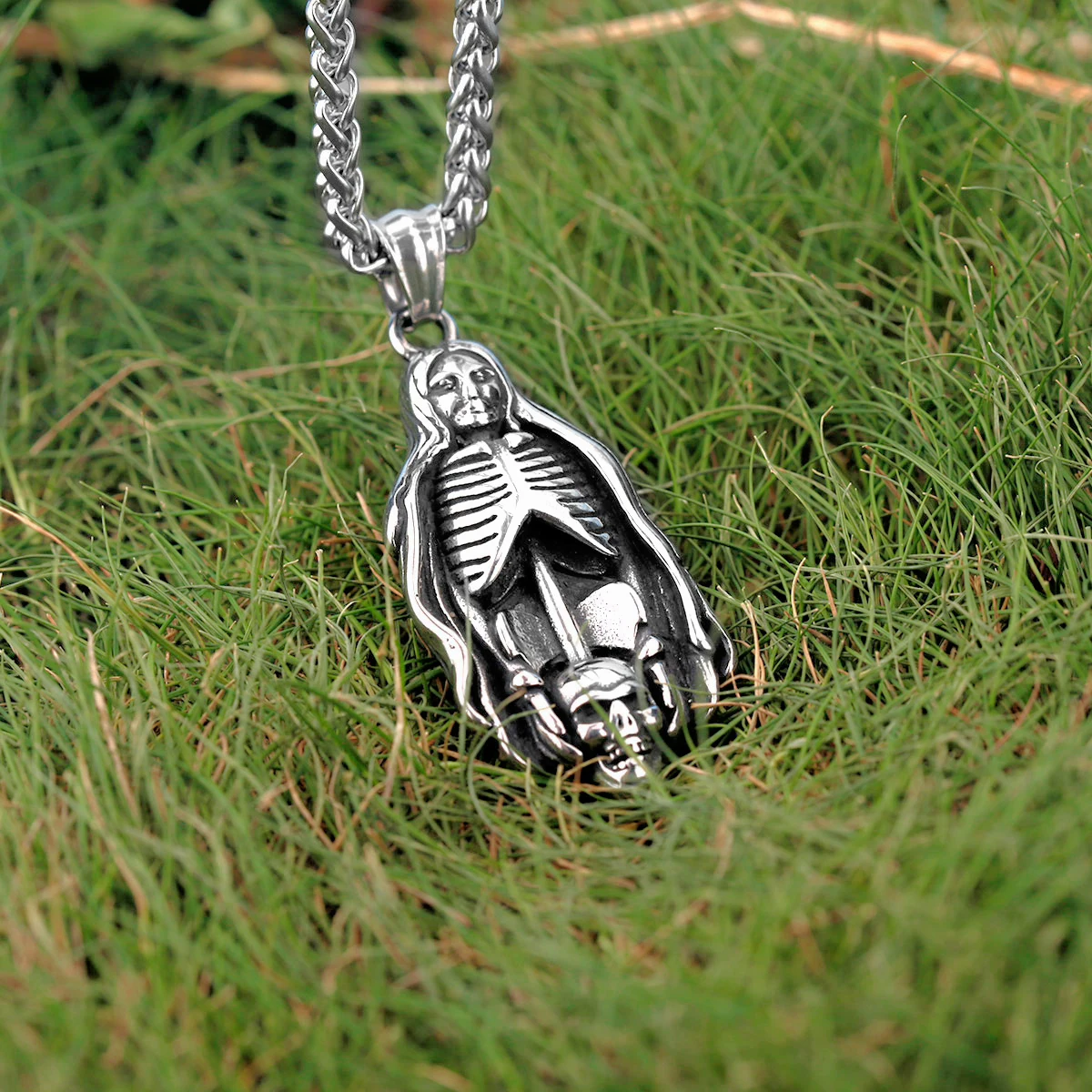 

Fashion Santa Maria Teach Gesture Necklace Men and Women Hip-hop Biker Punk Pendant Necklace Charm Boutique Vintage Male Jewelry