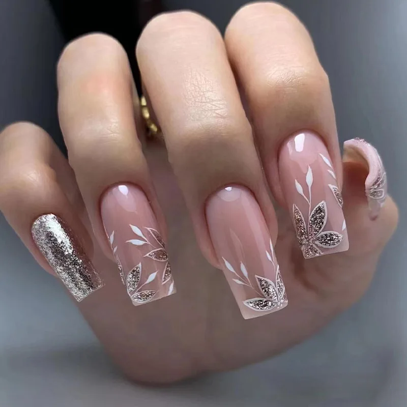 

24Pcs Wearable False Nails Tips Silver Sparkling Maple Leaf Designs Fake Nails Long Square Finished Press on Nails Manicure