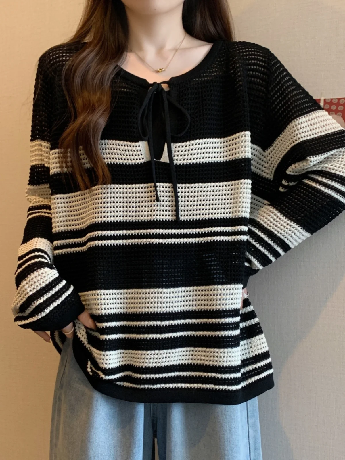 Женский трикотажный топ контрастных цветов свободный облегающий в полоску со