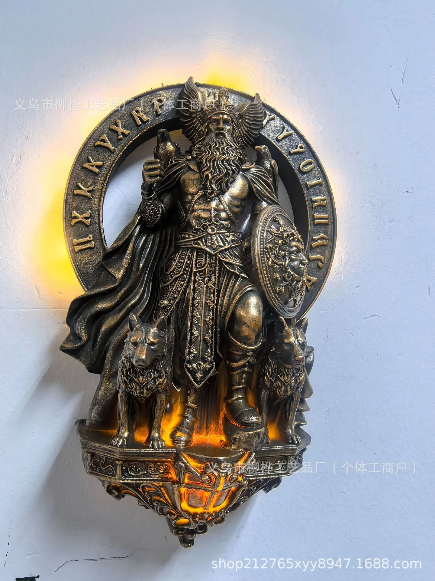 Фото Готический настенный светильник Hecates Triple Goddess в стиле ретро, 3D-резьба, бронза, смола, для спальни, гостиной, декора на Хэллоуин №3