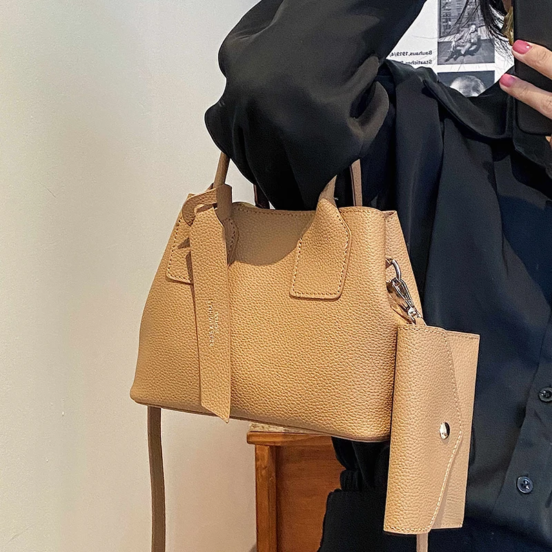 

High-quality Texture Niche Design Bag Women's Bag 2022 Summer New Popular Messenger Bag Hot-selling Handbag 2in1 Bucket Bag