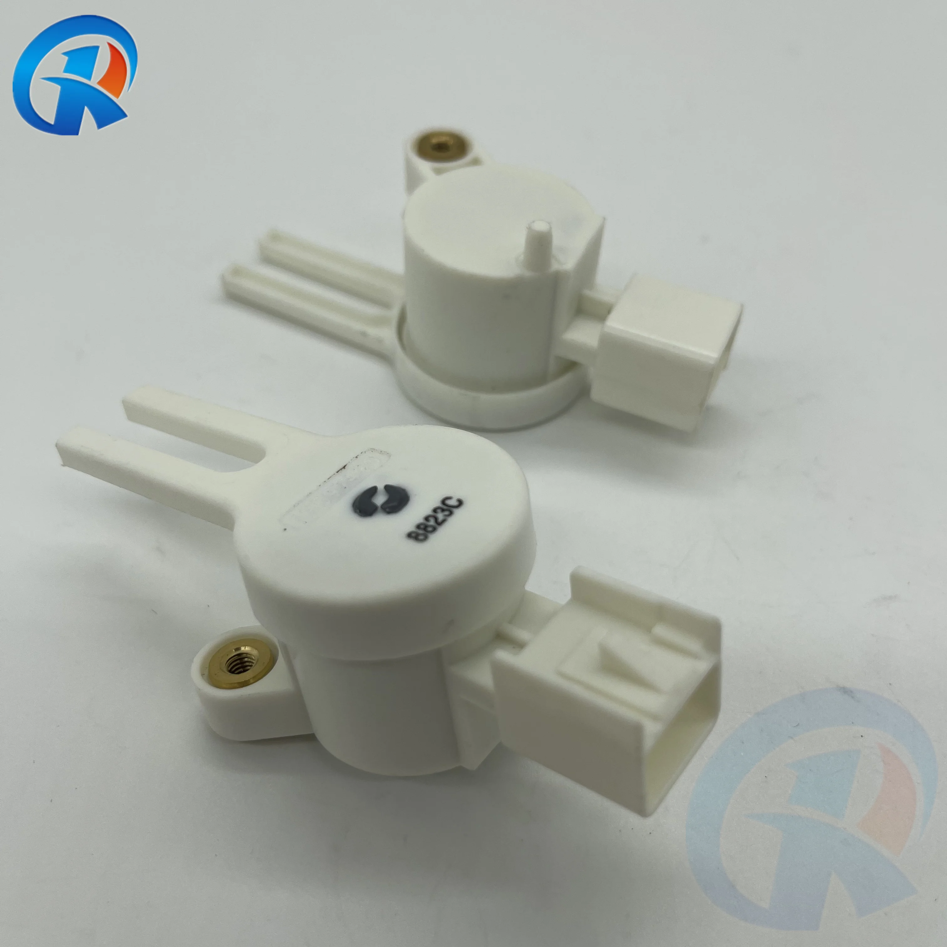 

1 шт. 13597430 датчик положения педали тормоза, стоп-тормоз, фотопереключатель для GMC Chevrolet MALIBU