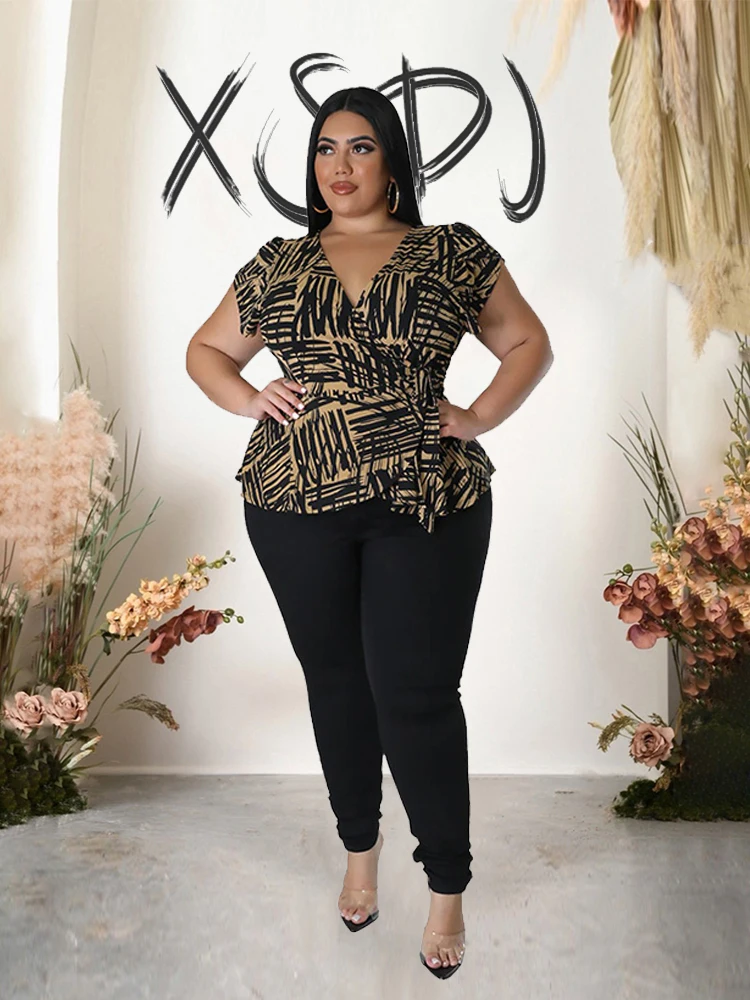 Женский комплект из двух предметов элегантный облегающий топ и леггинсы летний