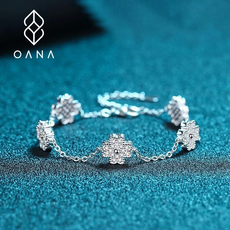 

OANA XDY925 Sterling Silver Bracelet Ladies Light Luxury Versatile Five Four-leaf Clover Micro-Inlaid Moissanite Jewelry