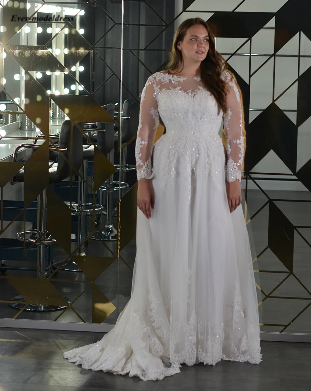 

New Long Sleeves Plus Size Fashion Wedding Dresses 2022 Sheer Neck Appliques Beaded Sweep Train Long Bridal Gowns Robe De Mariee