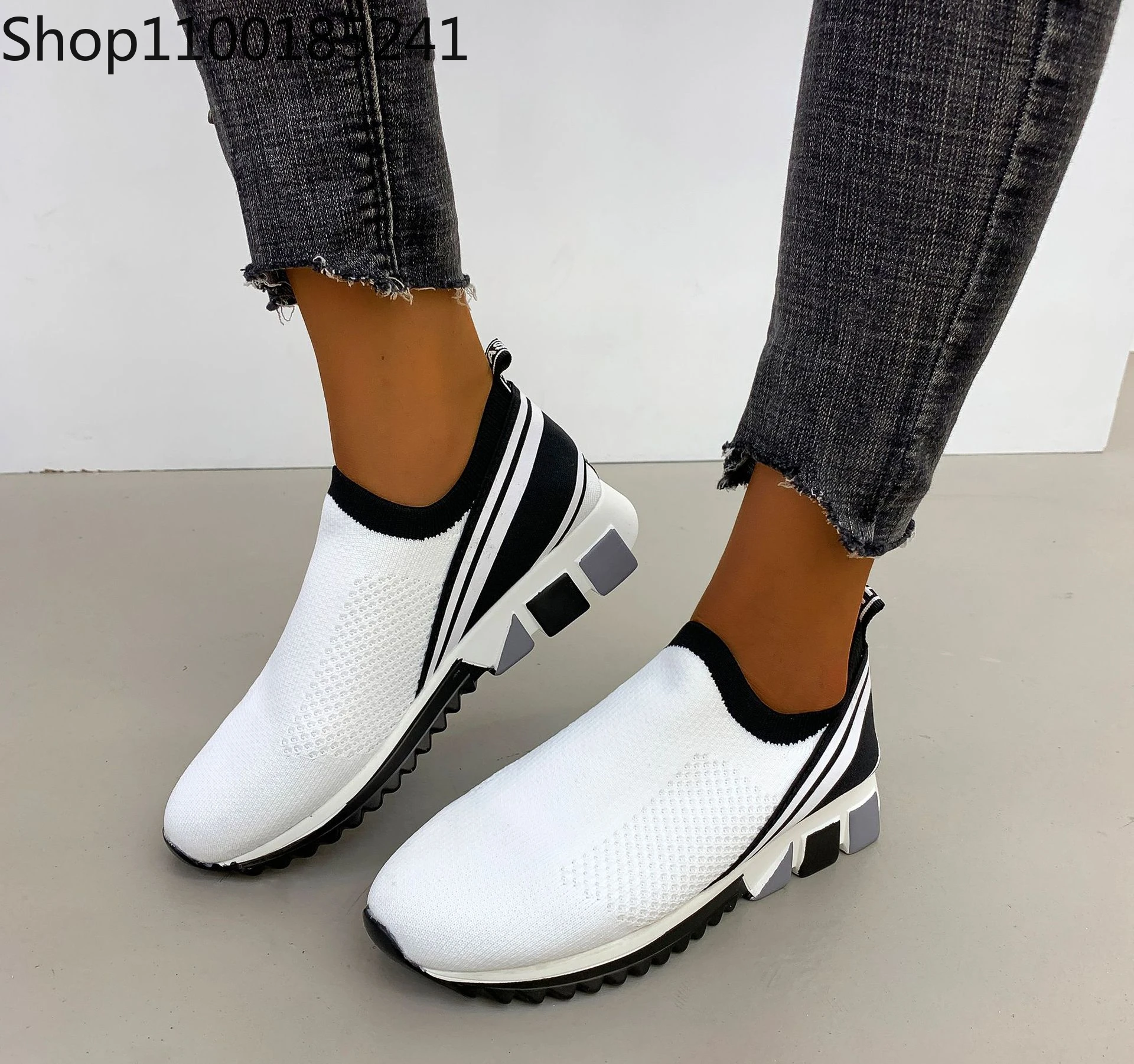 

Ladies High Quality Sneakers Flat Shoes Large Size Running Shoes Flying Woven Platform Round Toe Flat Shoes 2021 Shoe for Women