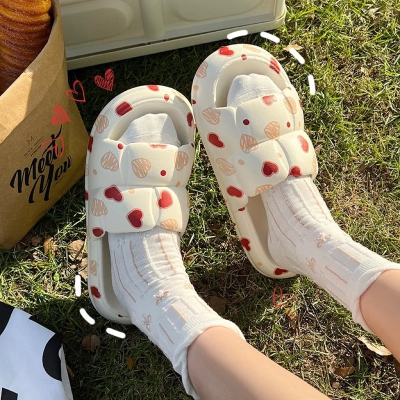 

Very Soft Slippers Women Summer Outdoor Wear Indoor Home Cute Girly Heart New Thick Bottom Couple Bathroom Sandals and Slippers