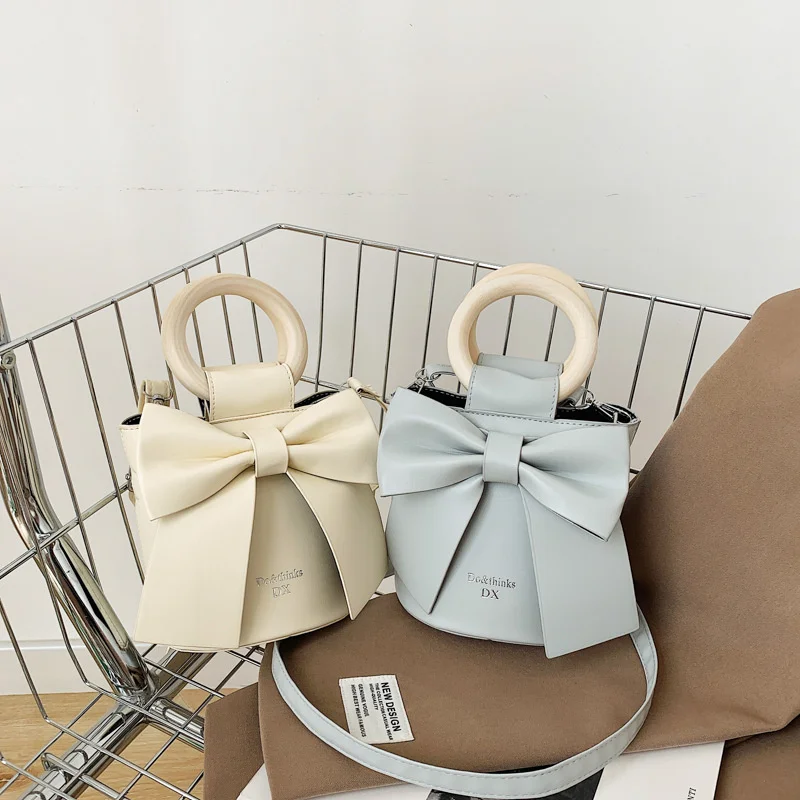 

Candy colored clutch bag Crossbody Bags for Women Korean Style Ladies Purses and Handbags Luxury Designer Bag for Daily Use