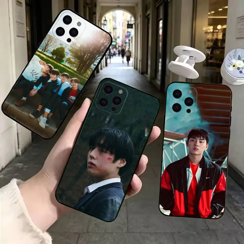 Фото Модный черный мягкий чехол W-Weak Hero Class для iPhone 17, 16, 15, 14, 13, 12, 11 Pro Max, XS, Mini, Plus, Air №1