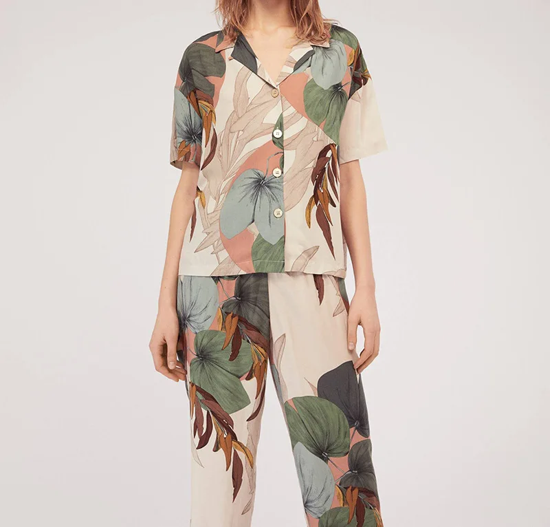 Пижама женская с коротким рукавом укороченные брюки комплект пижам принтом
