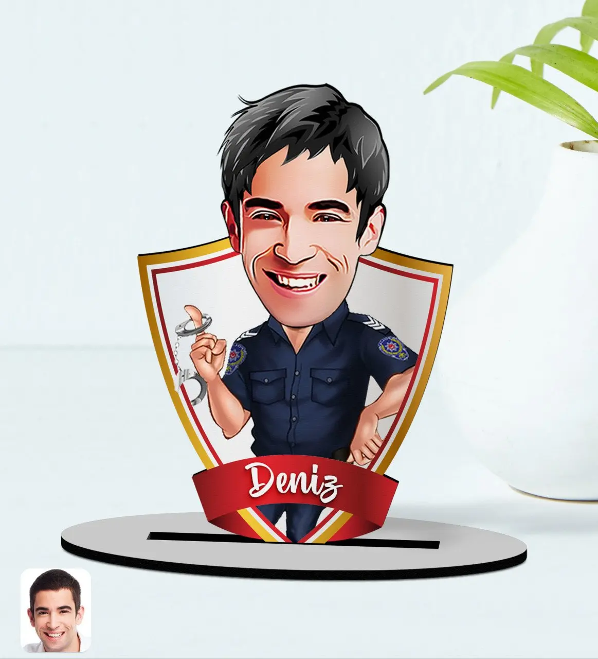 

Персонализированный мужской полицейский карикатура на деревянном брелке Модель-2