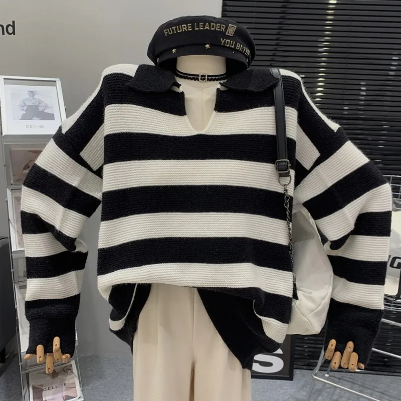 

Пуловер женский трикотажный с длинными рукавами и отложным воротником