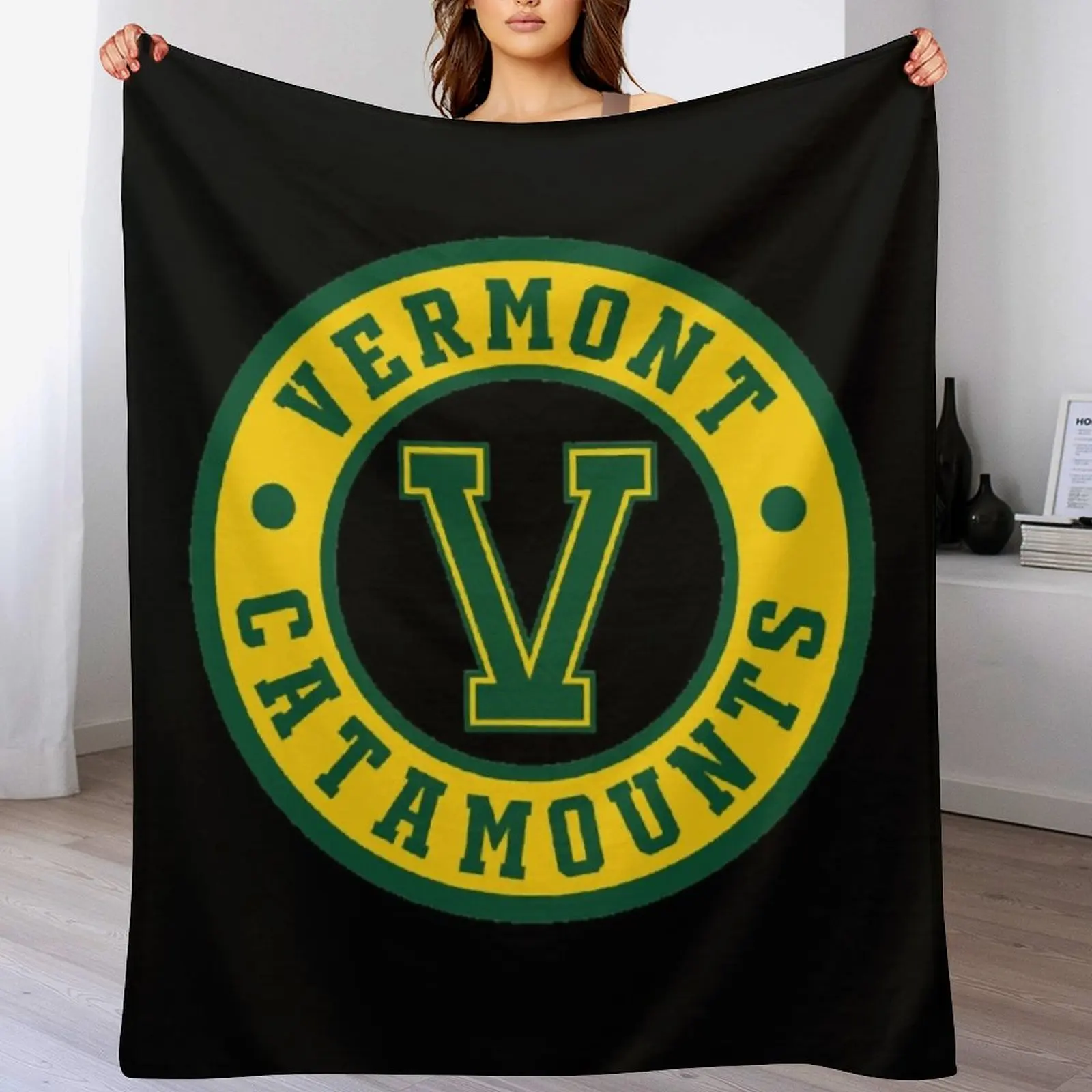 Фото Университет Вермонтского колледжа - UVM - Уютный плед Catamounts с ярким цветом, который не выцветает №1