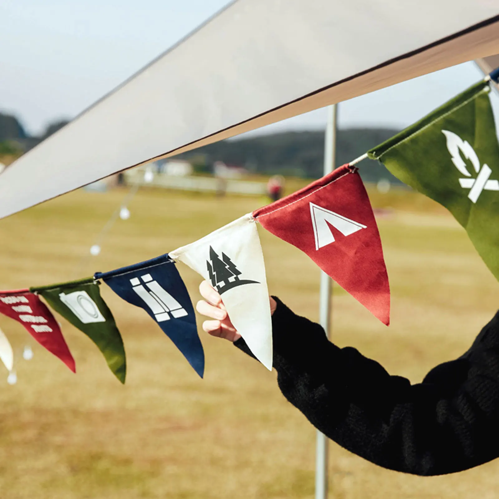 

Camping Pennant Bunting String Colorful Banner Flags Triangle Flags Decoration Flag For Outdoor Parties Wedding Ceremonies Tent