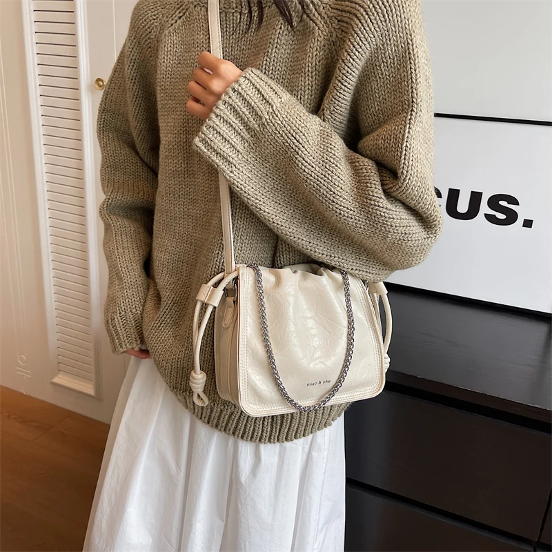 Маленькие сумки на плечо