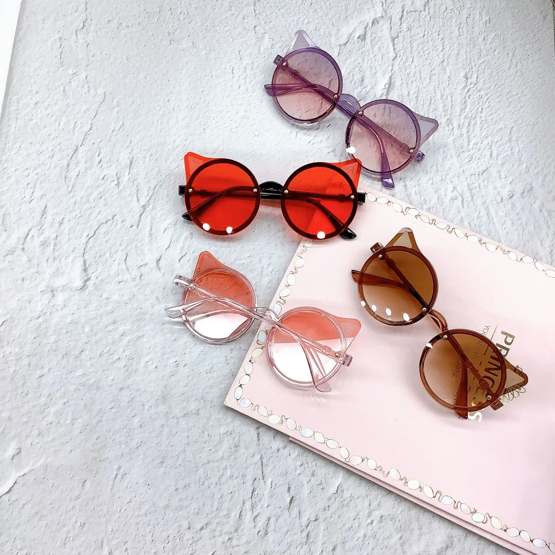 

Children's sunglasses cute Cat's ears (Steamed cat-ear shaped bread) personality round frame modeling street shot glasses