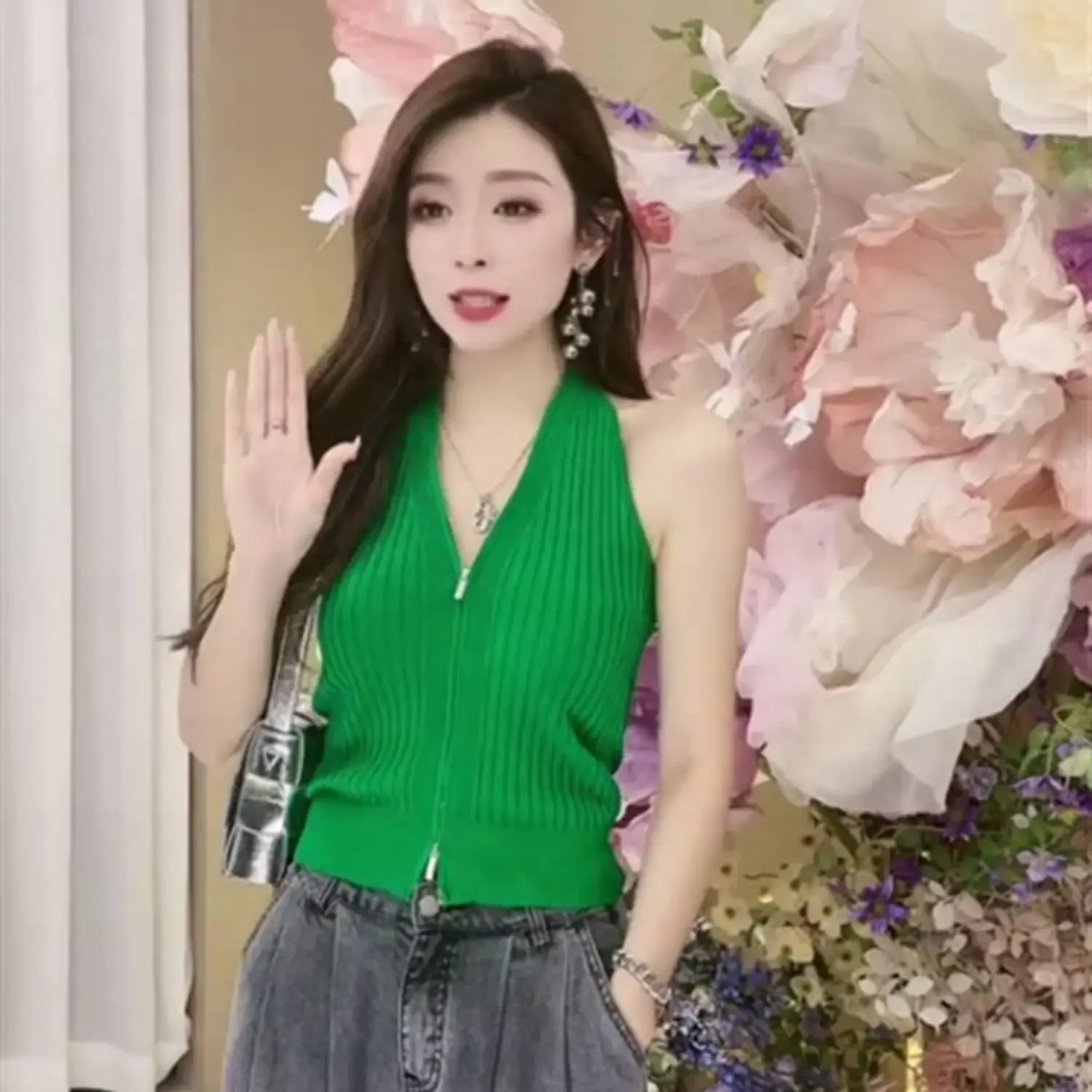 Майка Летняя трикотажная с открытой спиной и разрезом