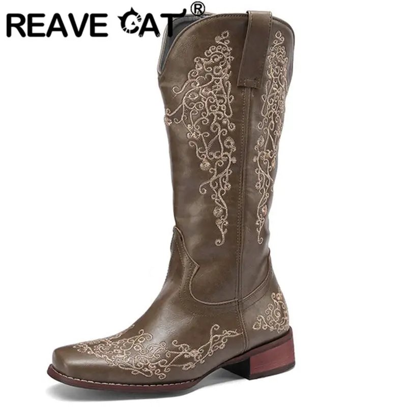 

Женские винтажные рыцарские сапоги REAVE CAT, повседневные сапоги больших размеров 35-48 в западном стиле с вышивкой и рукавами на среднем каблук...