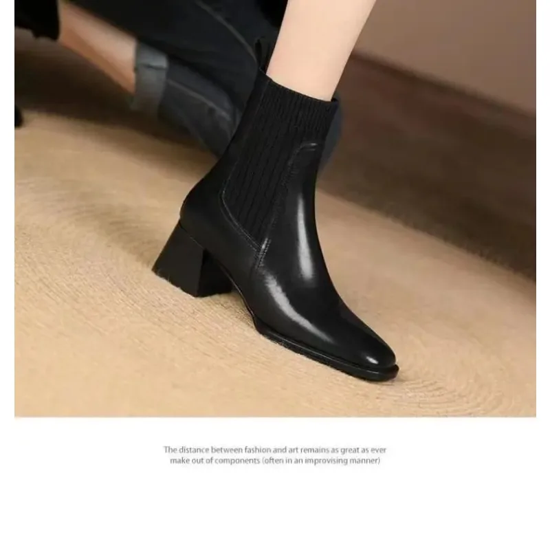 Женские ботинки на толстом каблуке коричневые универсальные высоком с