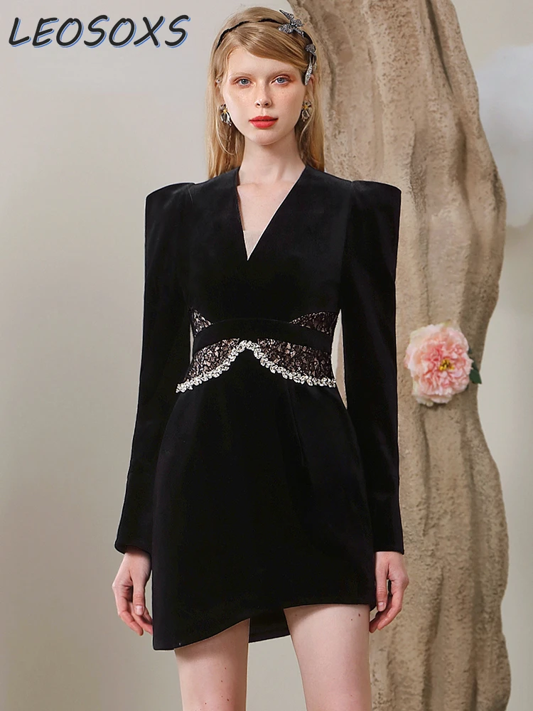 

Женское бархатное платье-мини с длинным рукавом, черное элегантное кружевное платье с V-образным вырезом и цепочкой, в стиле пэчворк, Осень-зима 2023