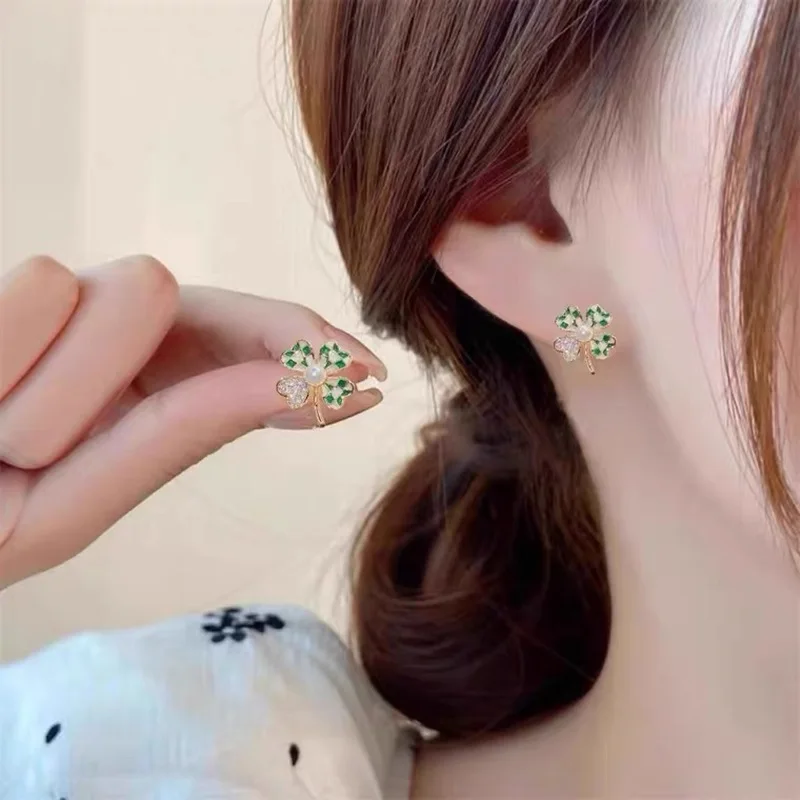

2022 Fashionable New Style Stud Earrings Female Silver Needle Four Leaf Flower Earrings Jewelry for Women